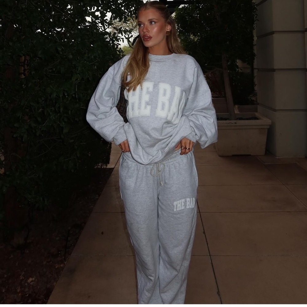 Brand NEW, In The Original Package, Always “SOLD OUT”,Grey, The Bar Sweatpants - Picture 3 of 9